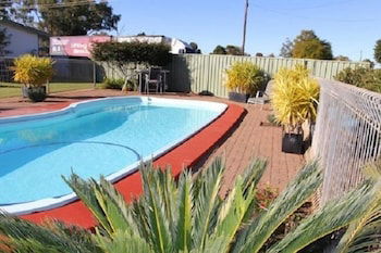 Crossroads Motel - Tourism Canberra 1