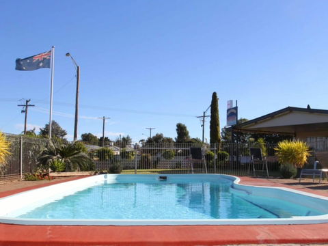 Crossroads Motel - Tourism Canberra 2