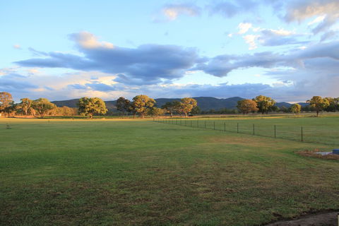 Radiance On Lyra - Tourism Canberra 0