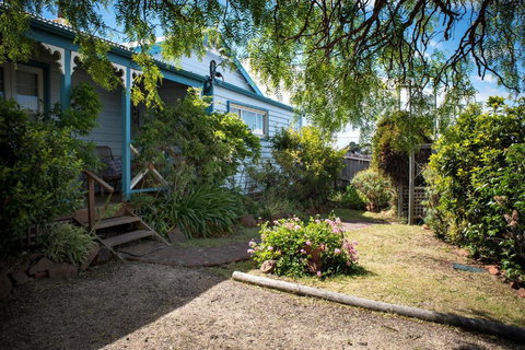 Pettit Cottage - Tourism Canberra 1