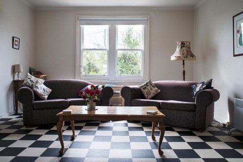 Pettit Cottage - Tourism Canberra 3