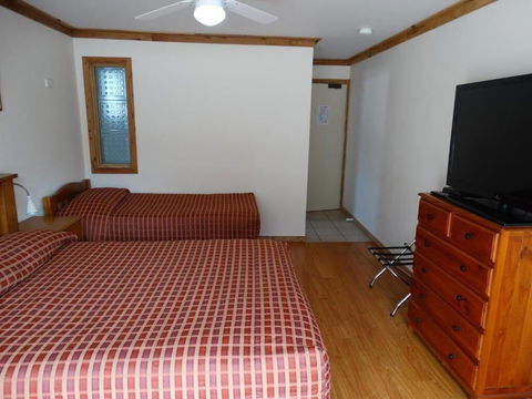 Brooklyn Motel - Tourism Canberra 1