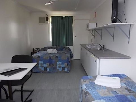 Oakridge Motel Tourist Park - Tourism Canberra 4