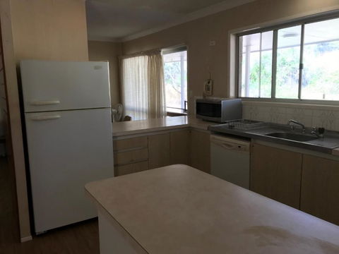 Oakridge Motel Tourist Park - Tourism Canberra 3