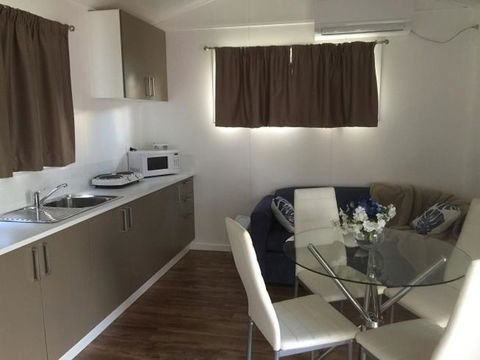 Oakridge Motel Tourist Park - Tourism Canberra 6