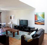 Suffolk Villa - Tourism Canberra
