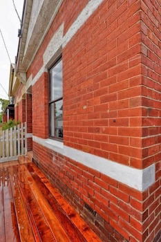 REdTRO House South Yarra - Tourism Canberra 0