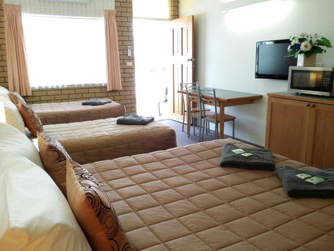 Guyra Motor Inn - Tourism Canberra 4