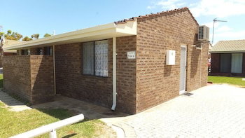 Ocean Beach Chalet 16 - Tourism Canberra 4