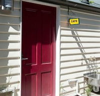 Lowena Cafe and Accommodation - Tourism Canberra