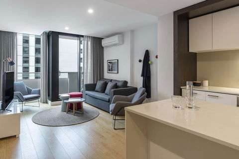 Oaks Melbourne Southbank Suites - Tourism Canberra 4