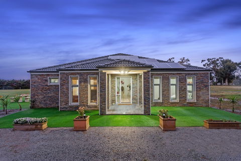 Bulla Hill Villas- Melbourne Airport - Tourism Canberra 2