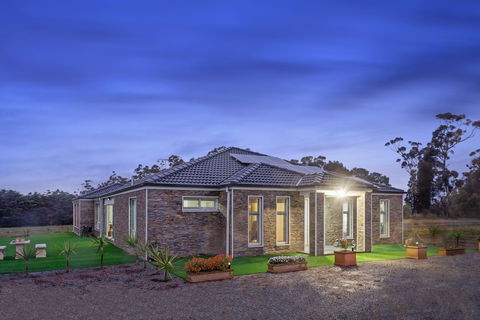 Bulla Hill Villas- Melbourne Airport - Tourism Canberra 4