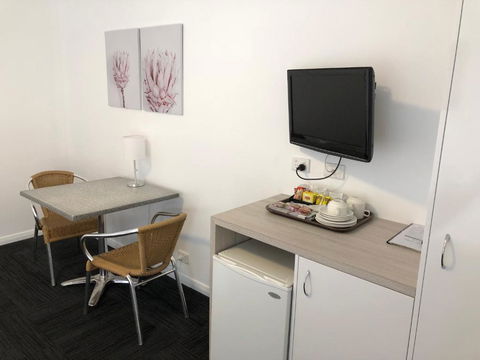 Alpine Hotel Bright - Tourism Canberra 5