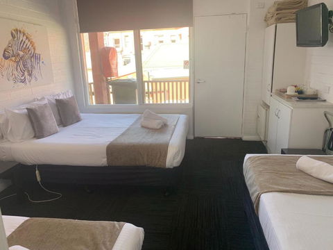 Alpine Hotel Bright - Tourism Canberra 4