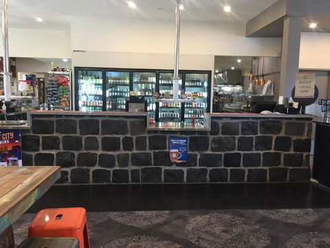 Alpine Hotel Bright - Tourism Canberra 6