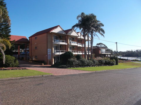 Ulladulla Harbour Motel - Tourism Canberra 1