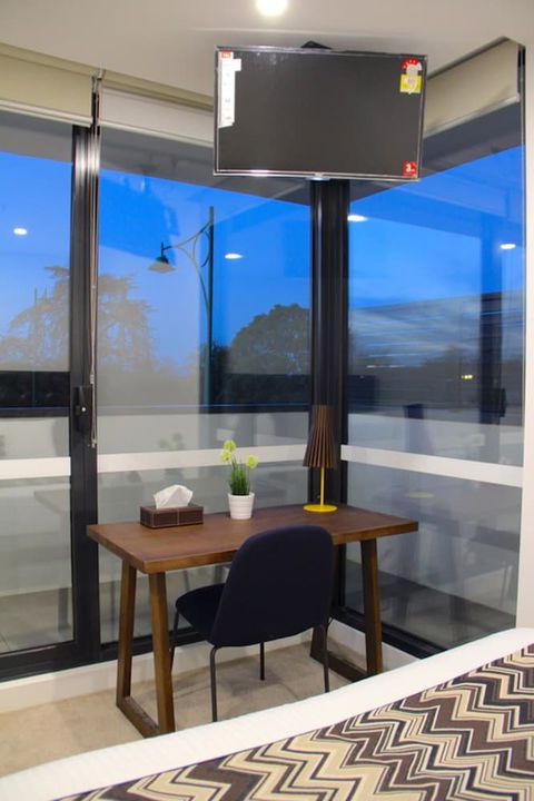 Whitehorse Apartment Hotel - Tourism Canberra 6