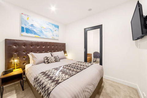 Whitehorse Apartment Hotel - Tourism Canberra 2