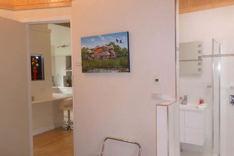 A Colourcity Apartments - Tourism Canberra 3