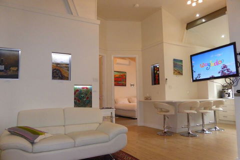 A Colourcity Apartments - Tourism Canberra 6