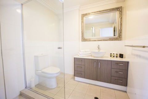 Zappeion Apartments - Tourism Canberra 5
