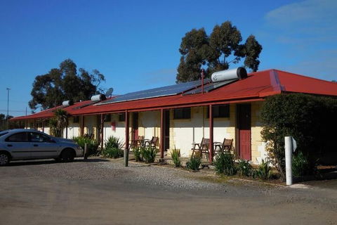 Inglewood Motel And Caravan Park - Tourism Canberra 1