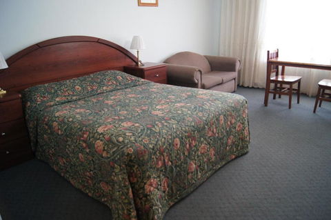 Bordertown Dukes Motorinn - Tourism Canberra 3