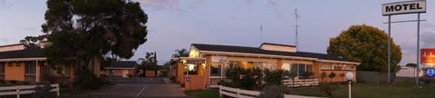 Bordertown Dukes Motorinn - Tourism Canberra 6