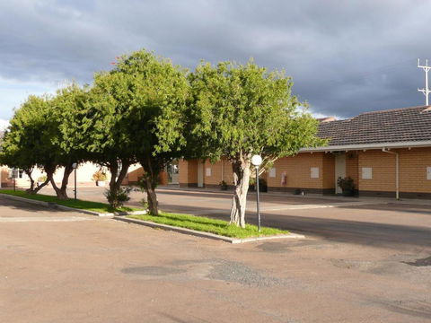 Bordertown Dukes Motorinn - Tourism Canberra 4