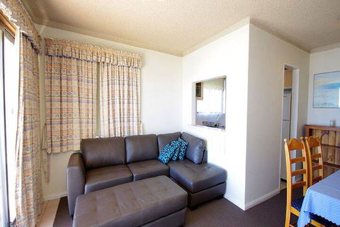 Avilla Court 1 - Tourism Canberra 3