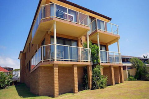 Avilla Court 1 - Tourism Canberra 0