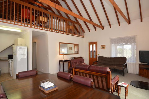 Madigan Wine Country Cottages - Tourism Canberra 3