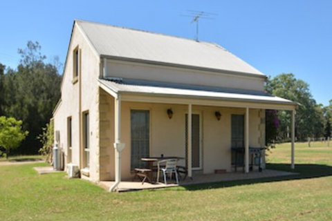 Madigan Wine Country Cottages - Tourism Canberra 0