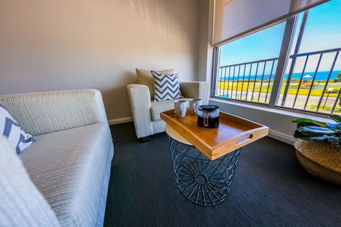 COAST Motel And Apartments - Tourism Canberra 4