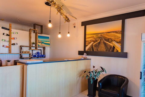 COAST Motel And Apartments - Tourism Canberra 2