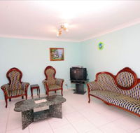 Pelican Place - Tourism Canberra