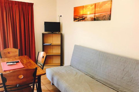 Outback Oasis Caravan Park - Tourism Canberra 7