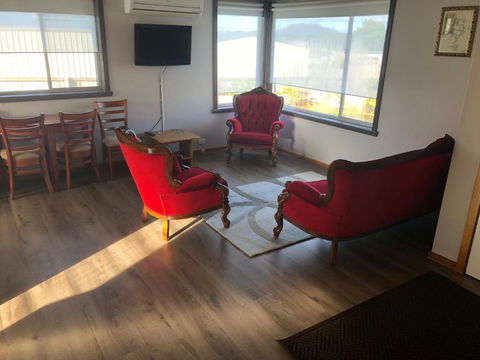 Waratah Falls Holiday Unit - Tourism Canberra 6