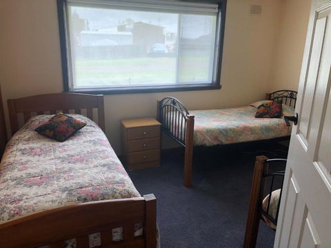 Waratah Falls Holiday Unit - Tourism Canberra 2