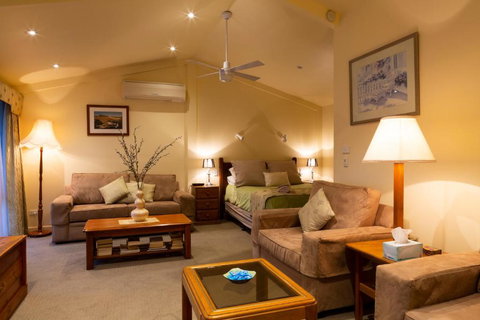 Courtsidecottage Bed & Breakfast - Tourism Canberra 4