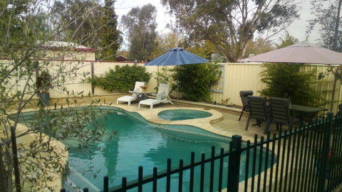 Courtsidecottage Bed & Breakfast - Tourism Canberra 2