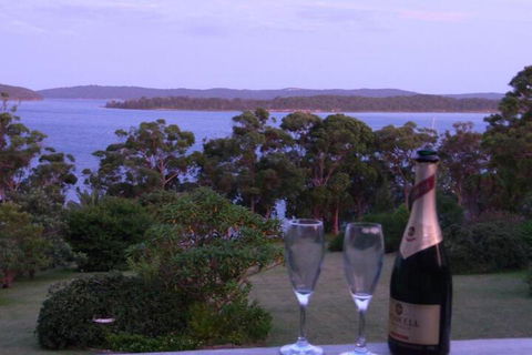 A Lakehouse Escape - Tourism Canberra 7