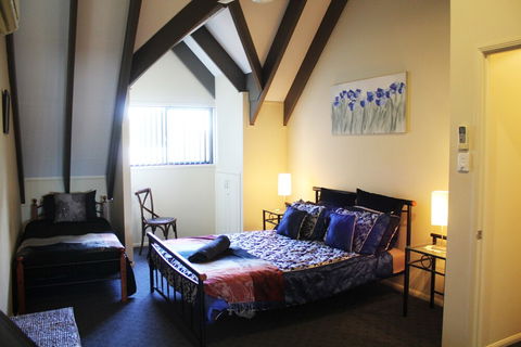 Dalby Apartments Self Contained Motel - Tourism Canberra 6