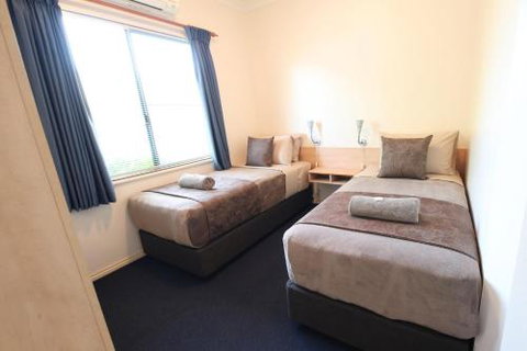 Lakeview Apartments - Tourism Canberra 0