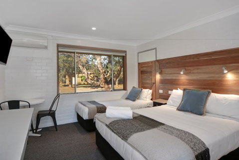 Pleasant Way River Lodge - Tourism Canberra 1