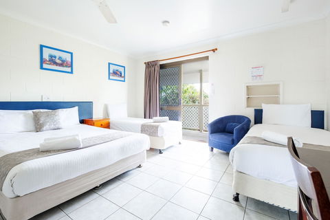 Motel Ingham - Tourism Canberra 4