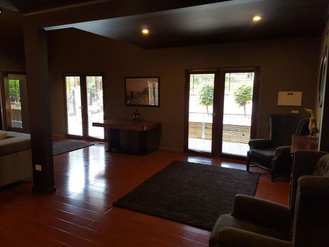 Montrose Barn House - Tourism Canberra 5