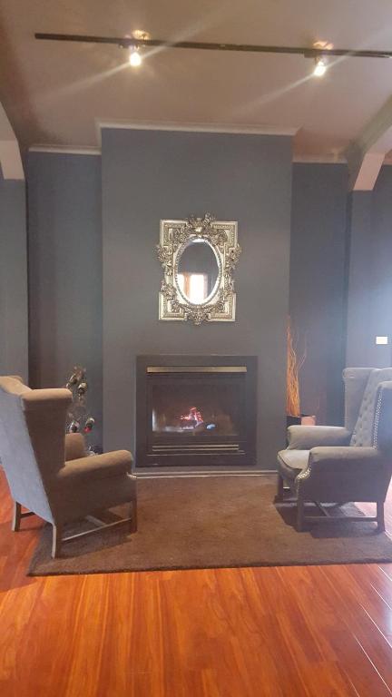 Montrose Barn House - Tourism Canberra 4