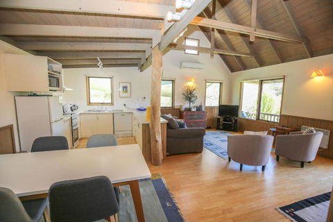 Crabapple Cottage - Tourism Canberra 6